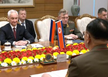 Ministro de Defensa ruso visita Corea del Norte para dialogar con líderes militares y políticos