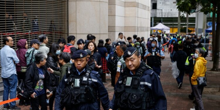 Hong Kong encarcela a 45 activistas prodemocracia en un juicio histórico sobre seguridad nacional