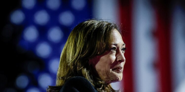 Kamala Harris confío en la advertencia del peligro del retorno de Donald Trump a la Casa Blanca, pero para muchos el discurso no funcionó