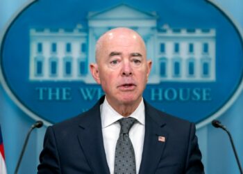 Más visas H-2B para trabajadores no agrícolas.