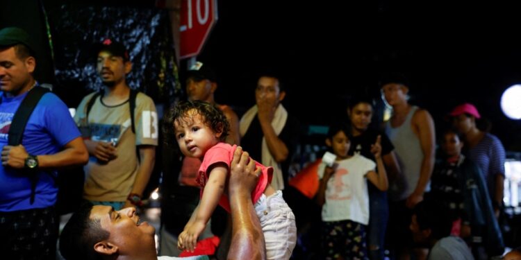 El plan de deportaciones masivas de Trump y quién quiere impedírselo