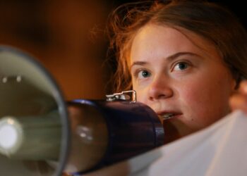 Greta Thunberg protesta porque Azerbaiyán, un país petrolero, es sede de la COP29