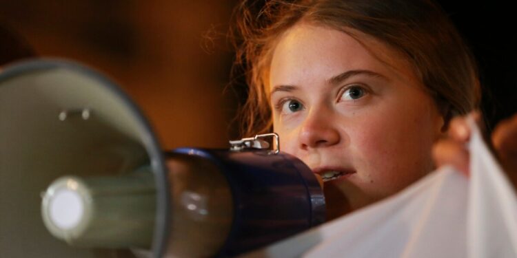 Greta Thunberg protesta porque Azerbaiyán, un país petrolero, es sede de la COP29