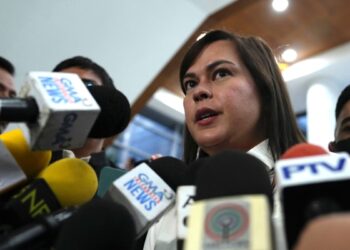 Presidente critica amenaza de asesinato de vicepresidenta