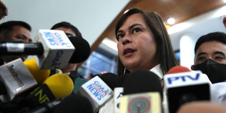 Presidente critica amenaza de asesinato de vicepresidenta