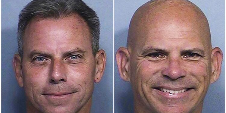 Juez posterga decisión de nueva sentencia para los hermanos Menéndez hasta fines de enero