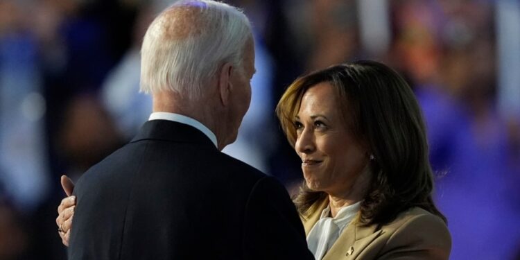 Aliados de Harris culpan a Biden de la rotunda derrota de la vicepresidenta ante Trump