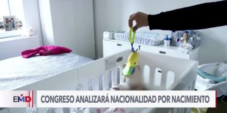 ¿Podrá Trump derogar el derecho a la nacionalidad estadounidense por nacimiento?