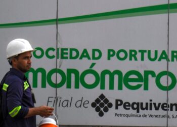 Expertos prevén “tensiones” entre Colombia y Venezuela por nueva intervención de Monómeros