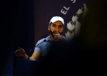 Bukele dice que es «absurdo» que en El Salvador esté prohibida la minería