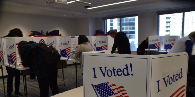 En medio de fuertes medidas de seguridad los estadounidenses saldrán a votar en gran número mañana martes 5 de noviembre