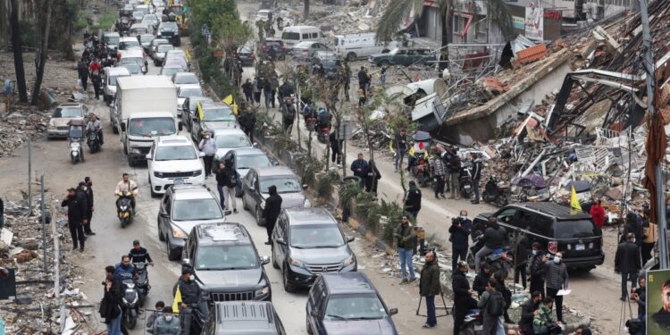 Tregua entre Israel y Hezbolá parece mantenerse; libaneses regresan a sus hogares en el sur