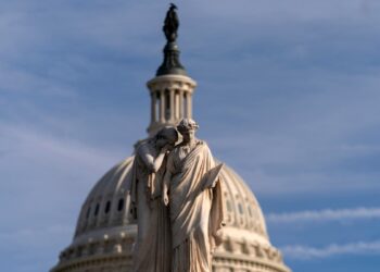 DOJ revela complot iraní para asesinar a Trump