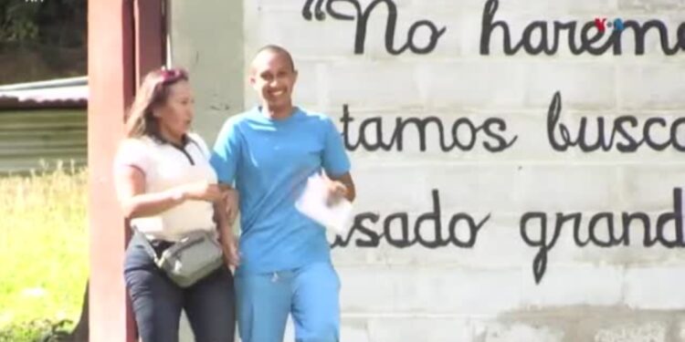 excarcelan a decenas de opositores detenidos tras las elecciones