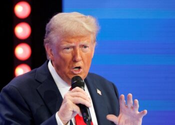 El aspirante republicano Donald Trump celebró su victoria desde su residencia en la Florida