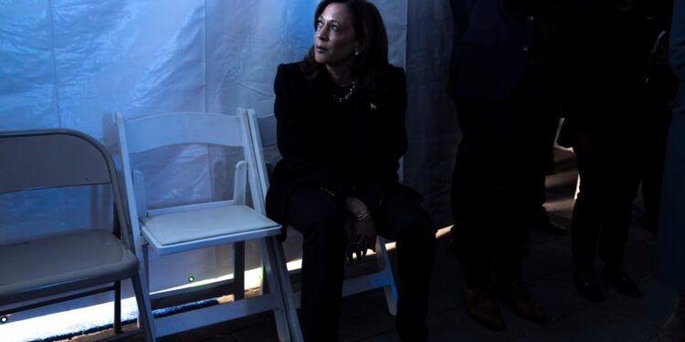 Kamala Harris habla a sus seguidores tras felicitar a Donald Trump por su victoria en las elecciones