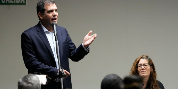 Hay 1.903 presos políticos. González se reunirá con Macron. Y más.