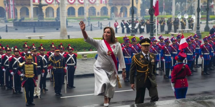 Perú propone que la justicia militar sea la única que juzgue a uniformados que disparen a civiles