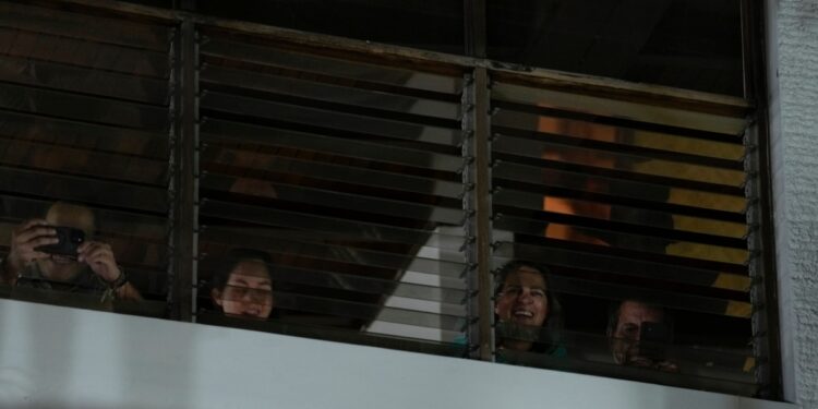 González se dice «preparado» para arresto al volver.