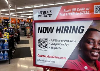 Empleadores en EEUU agregaron solo 12.000 puestos de trabajo el mes pasado debido a huracanes y huelgas