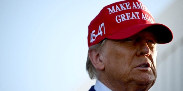 México dice EEUU perdería 400.000 empleos con aranceles de Trump, advierte con imponerlos también