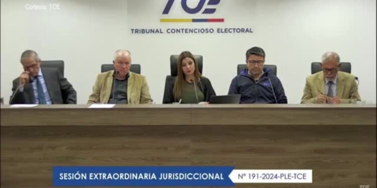 Descalificación de candidato presidencial genera polémica en Ecuador