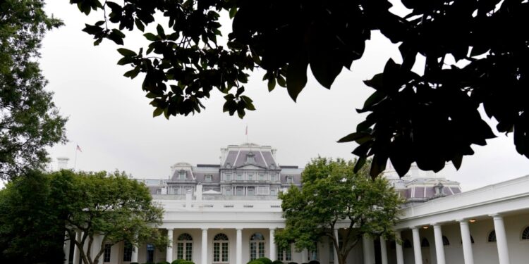 una costumbre para recibir a un nuevo presidente en EEUU