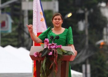 Vicepresidenta de Filipinas amenaza públicamente con asesinar al presidente