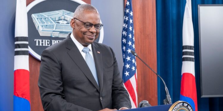 EEUU refuerza presencia militar en Oriente Medio con bombarderos y buques de guerra