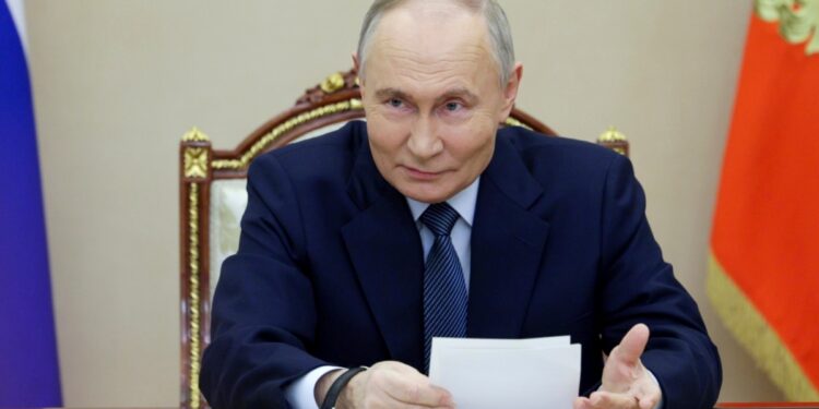 La OTAN y Ucrania se reúnen de emergencia