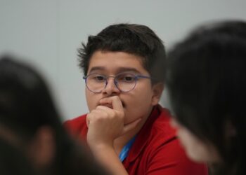 ONU alerta por cientos de amenazas que persisten contra niño defensor ambiental colombiano