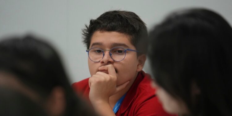 ONU alerta por cientos de amenazas que persisten contra niño defensor ambiental colombiano