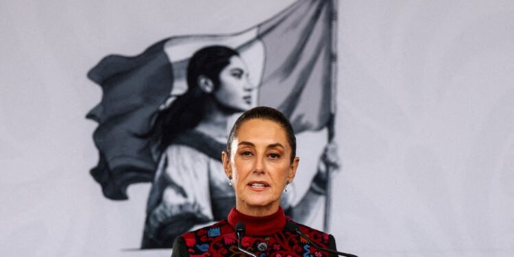 México tiene un plan para si EEUU impone aranceles a crudo, dice presidenta