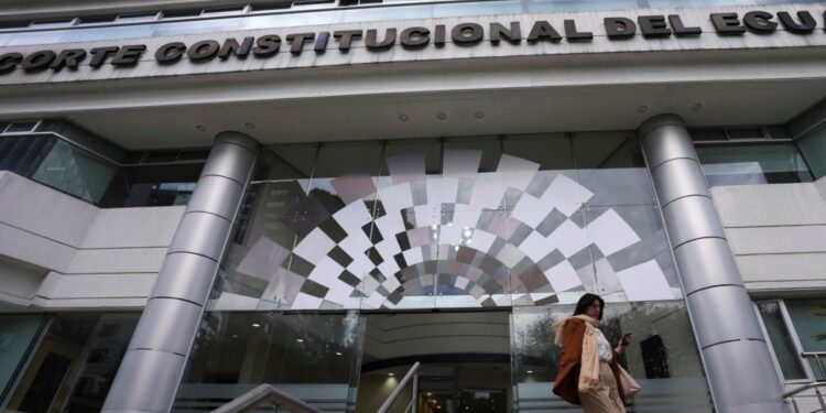 Corte Constitucional de Ecuador declara viable reforma para eliminar fondo estatal para partidos