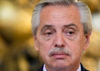 Expresidente de Argentina comparecerá ante juez por presunta violencia contra exesposa