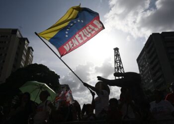 ¿Qué opinan los colombianos sobre actitud del gobierno de Petro frente a elecciones venezolanas?