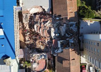 Hallan cuerpo de la octava fallecida en derrumbe de un hotel en Argentina