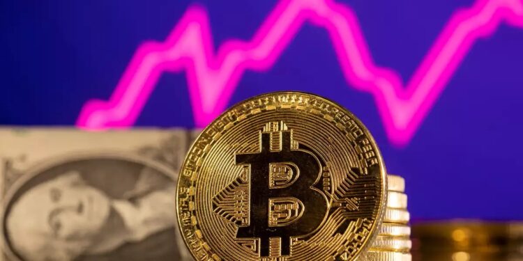 Bitcoin supera su máximo histórico y alcanza los $76.000