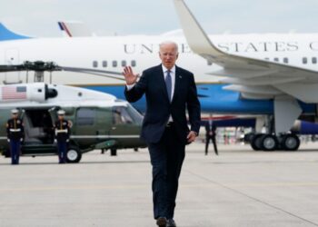 Biden llega a Lima para participar por última vez en la cumbre APEC