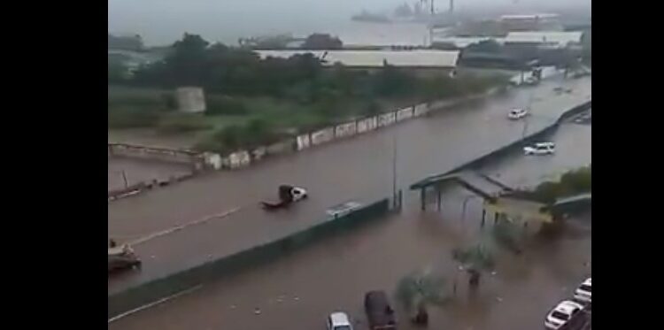 Fuertes lluvias azotaron Maracaibo y dejaron inundadas varias zonas de Maracaibo (+Videos)