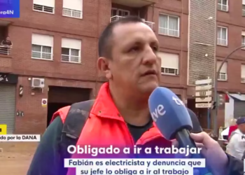 Perdió su carro en las inundaciones y su jefe lo regañó por llegar tarde: El caso que se viraliza en España