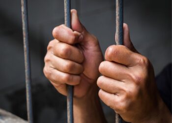 Arrestan a una falsa trabajadora de Corpoelec que realizaba cobros a comerciantes en Zulia