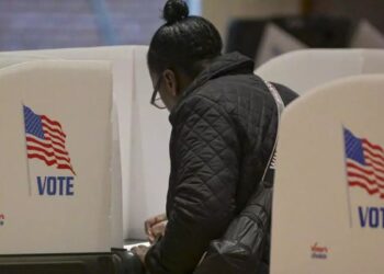 Elecciones en EEUU: Milwaukee (Wisconsin) volverá a pasar 30.000 votos por máquinas de tabulación por un fallo