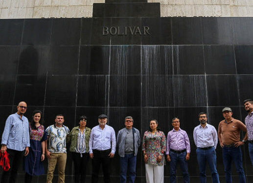 ELN declara su «compromiso» con «solución política» al retomar negociaciones con gobierno de Colombia