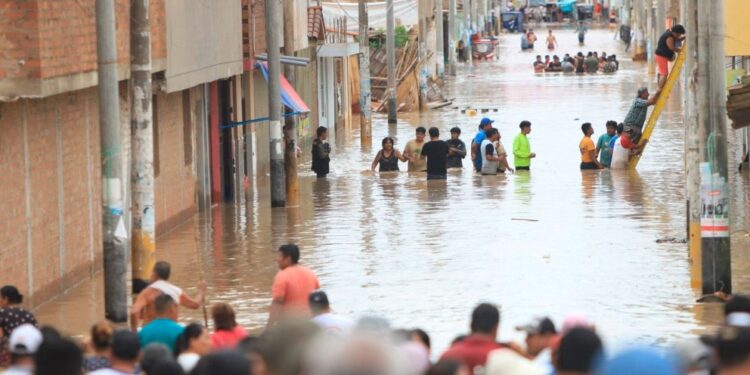 Perú declara en emergencia por 60 días a 2 distritos afectados por las lluvias