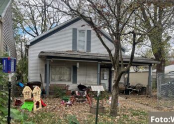 Horror en EE.UU: Encuentran a un niño de 2 años encerrado y desnudo en una jaula llena de excremento