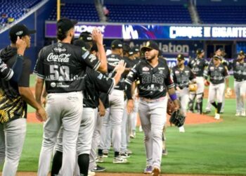 Leones del Caracas vencen a Cangrejeros en el partido por el tercer lugar del Choque de Gigantes