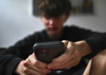 Aprueban en Australia ley que prohíbe el uso de las redes sociales a menores de 16 años