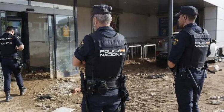 Continúan los saqueos en Valencia tras el paso de la Dana y la captura de 11 ladrones