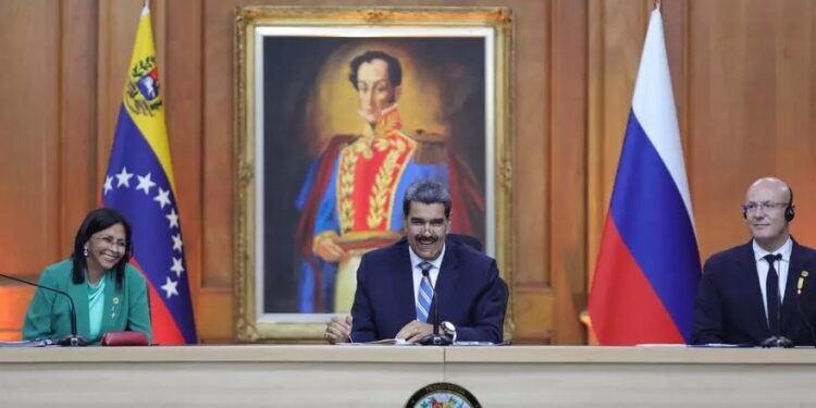 Venezuela y Rusia consolidan una relación «libre de presiones» con la firma de 17 acuerdos